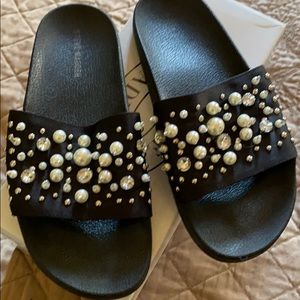 Steve Madden sliders
